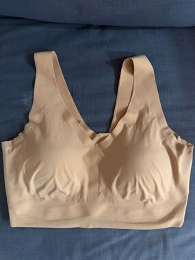 Hanes Invisible Embrace wireless pullover bralette Light Nude Stretch Bra